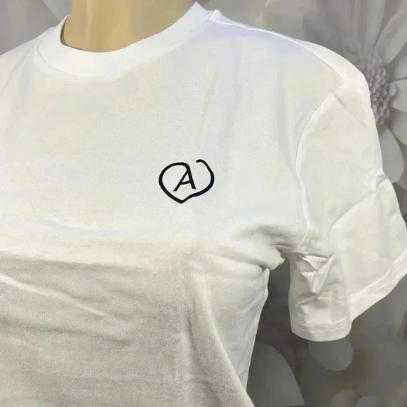 Aritzia 2 T-shirts and Black Legging Set - Picture 6 of 12